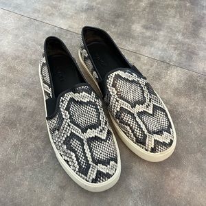 vince black and white flats